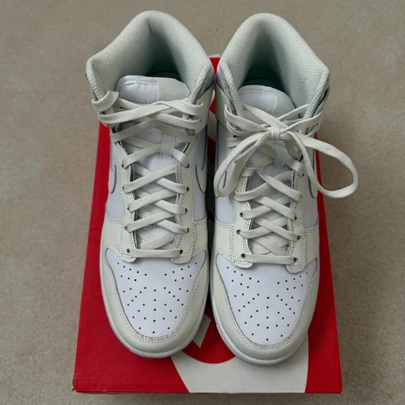 Nike Dunk High - Picture 3 of 5